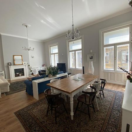 Urban Haven - 3 Beds, 3 Baths, Free Parking, Near Central Market Βουδαπέστη Εξωτερικό φωτογραφία