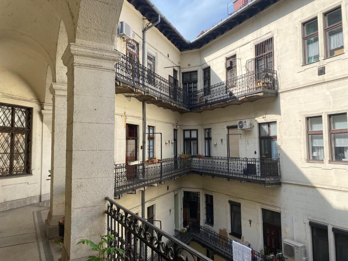 Urban Haven - 3 Beds, 3 Baths, Free Parking, Near Central Market Βουδαπέστη Εξωτερικό φωτογραφία