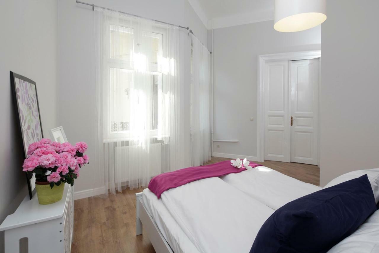 Urban Haven - 3 Beds, 3 Baths, Free Parking, Near Central Market Βουδαπέστη Εξωτερικό φωτογραφία