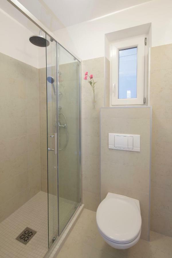 Urban Haven - 3 Beds, 3 Baths, Free Parking, Near Central Market Βουδαπέστη Εξωτερικό φωτογραφία