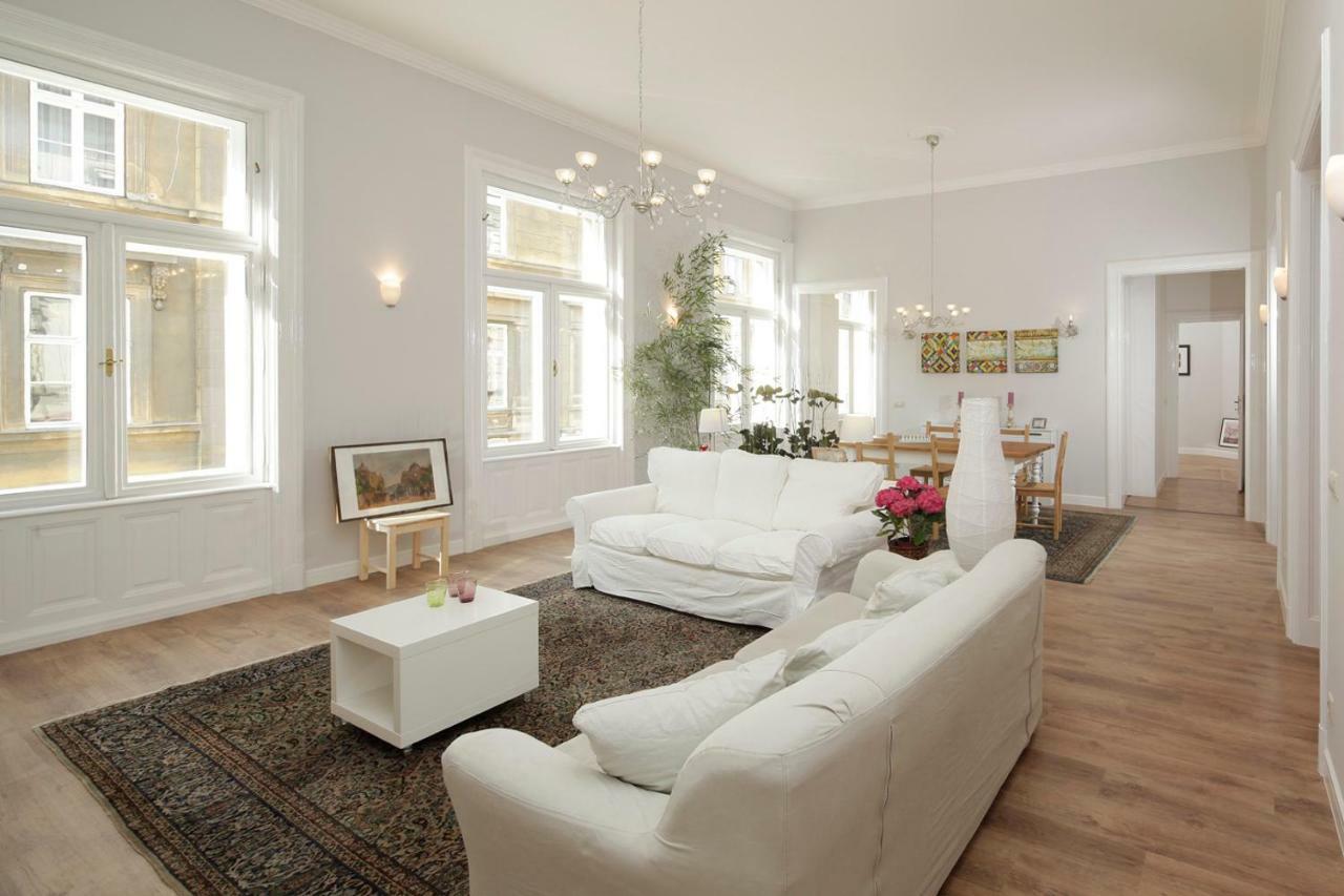 Urban Haven - 3 Beds, 3 Baths, Free Parking, Near Central Market Βουδαπέστη Εξωτερικό φωτογραφία